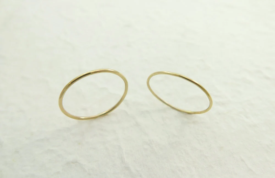 Super thin Round Minimal gold 14k ring