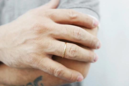 Super thin Round Minimal gold 14k ring