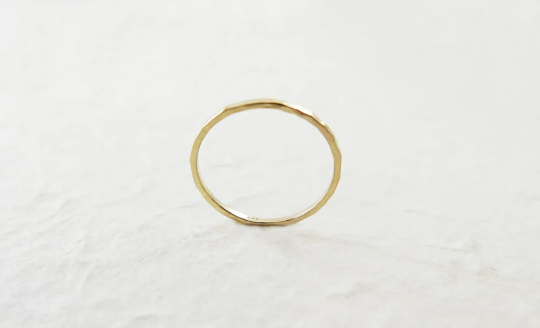 14k yellow gold 1.3 mm hammered band